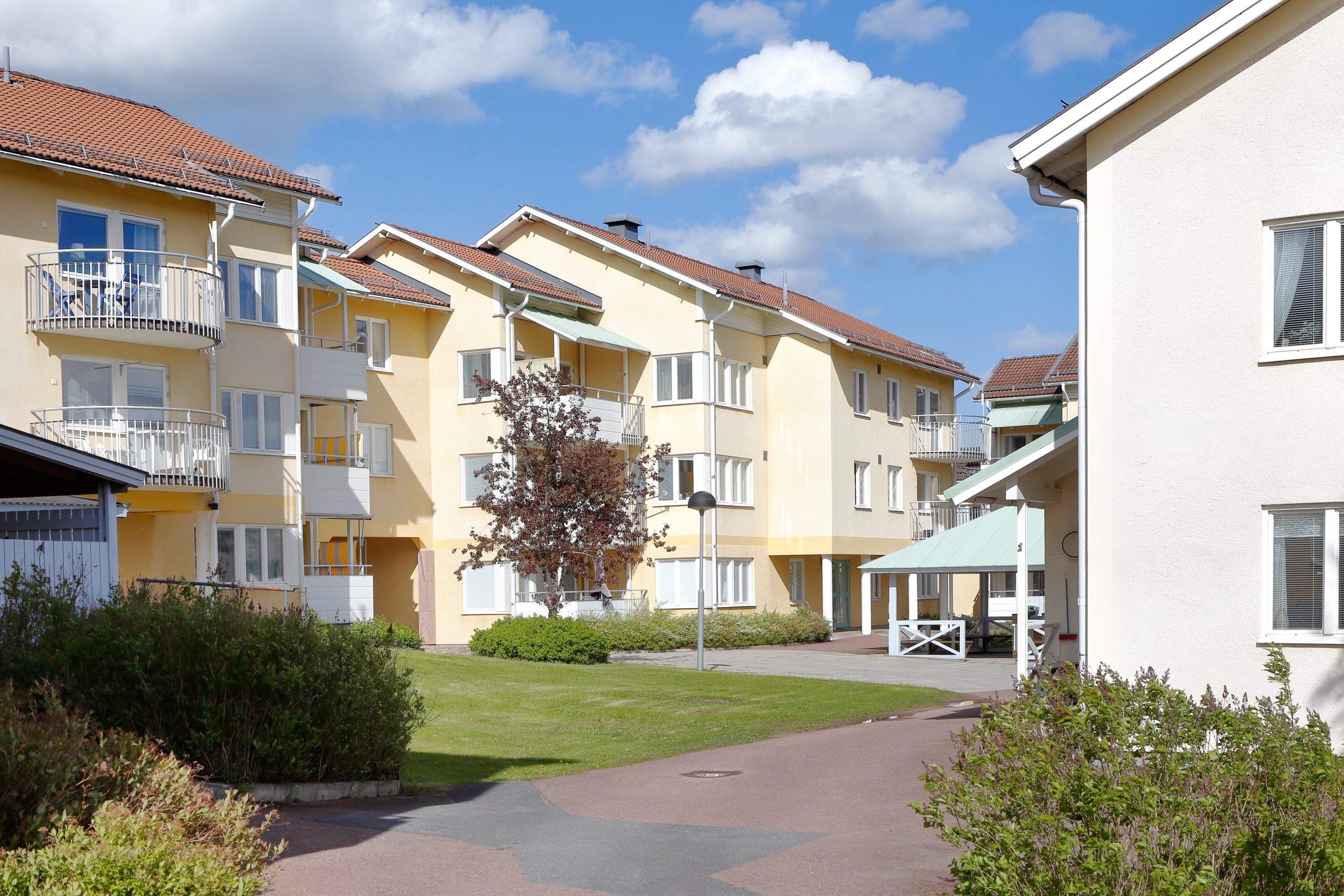 Ny statistik visar att samtliga lägenheter på bottenplan alltid bör radonmätas i flerbostadshus
